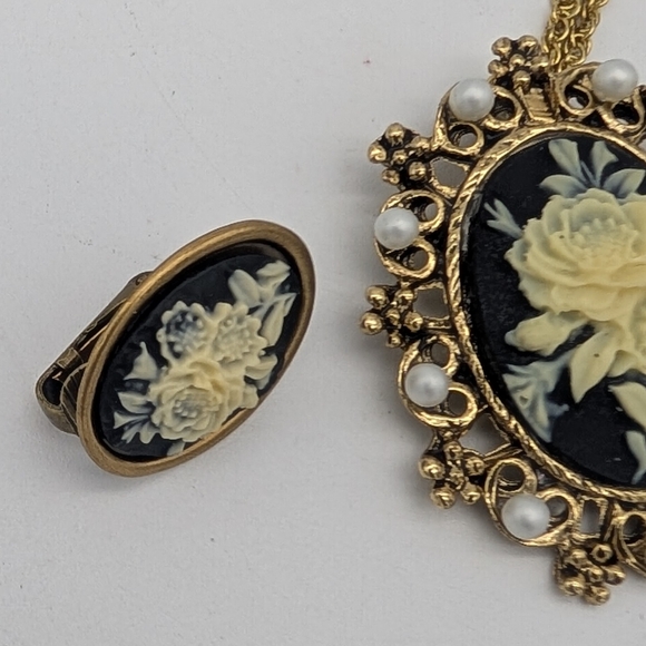 Vintage Rose Cameo Necklace/Earring Set - Picture 4 of 5
